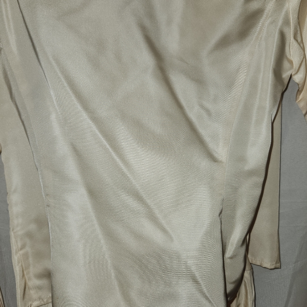 Talbots 100% silk ivory statement top, Size 6 - Picture 4 of 6